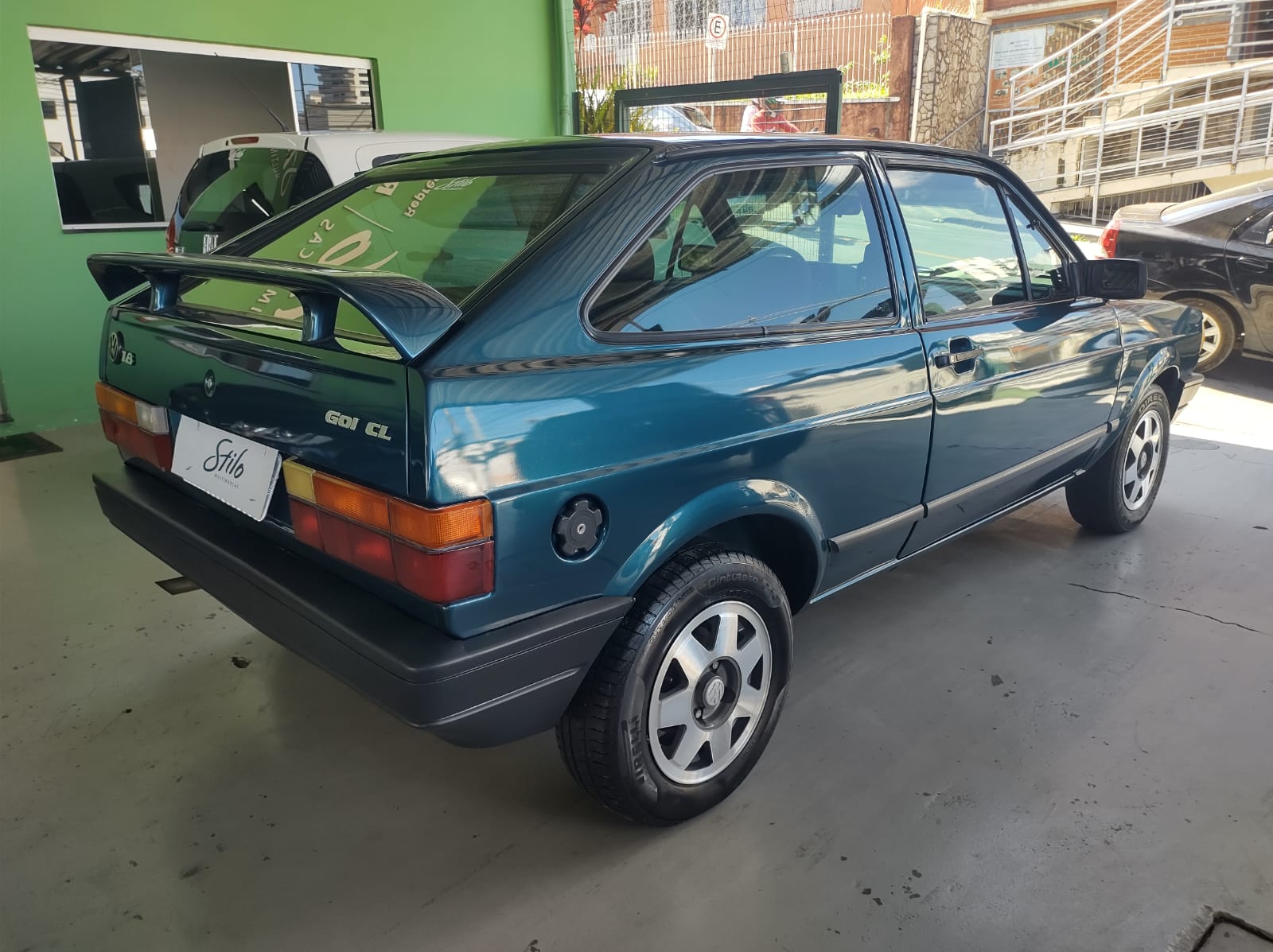 VW - VolksWagen Gol CL 1.8 Mi 2p e 4p