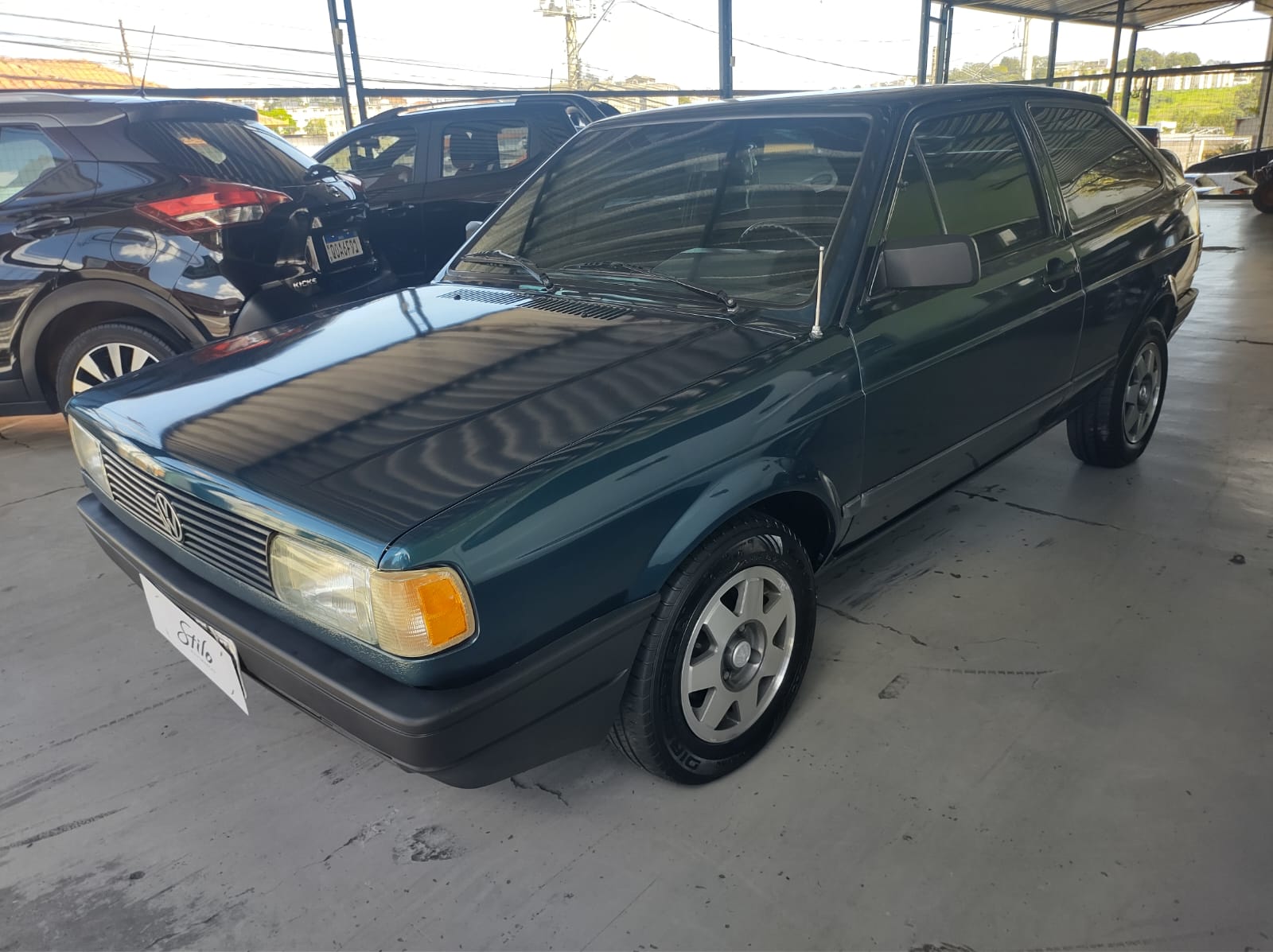 VW - VolksWagen Gol CL 1.8 Mi 2p e 4p