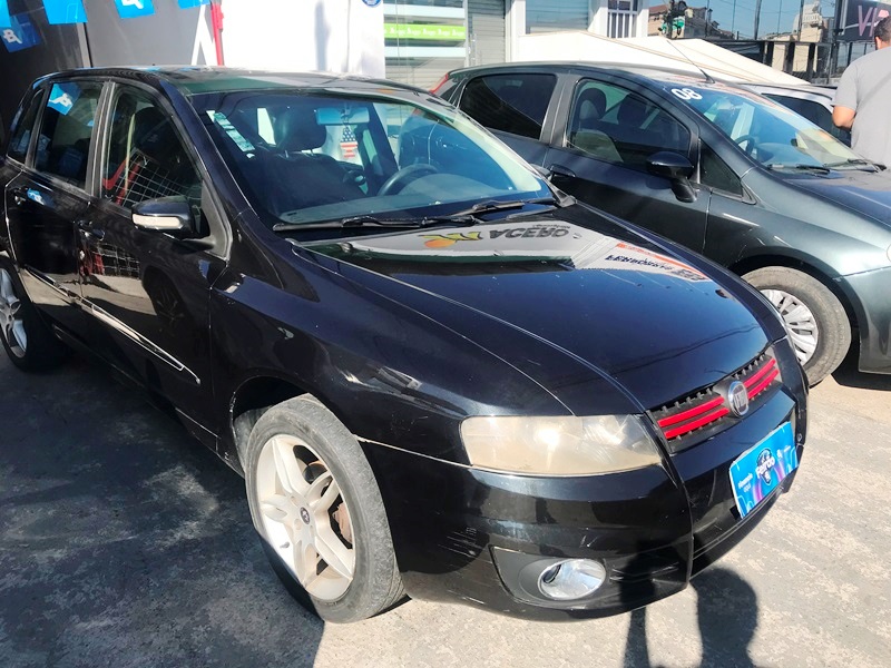 Fiat Stilo 1.8 ATTRACTIVE Flex 8V 5p