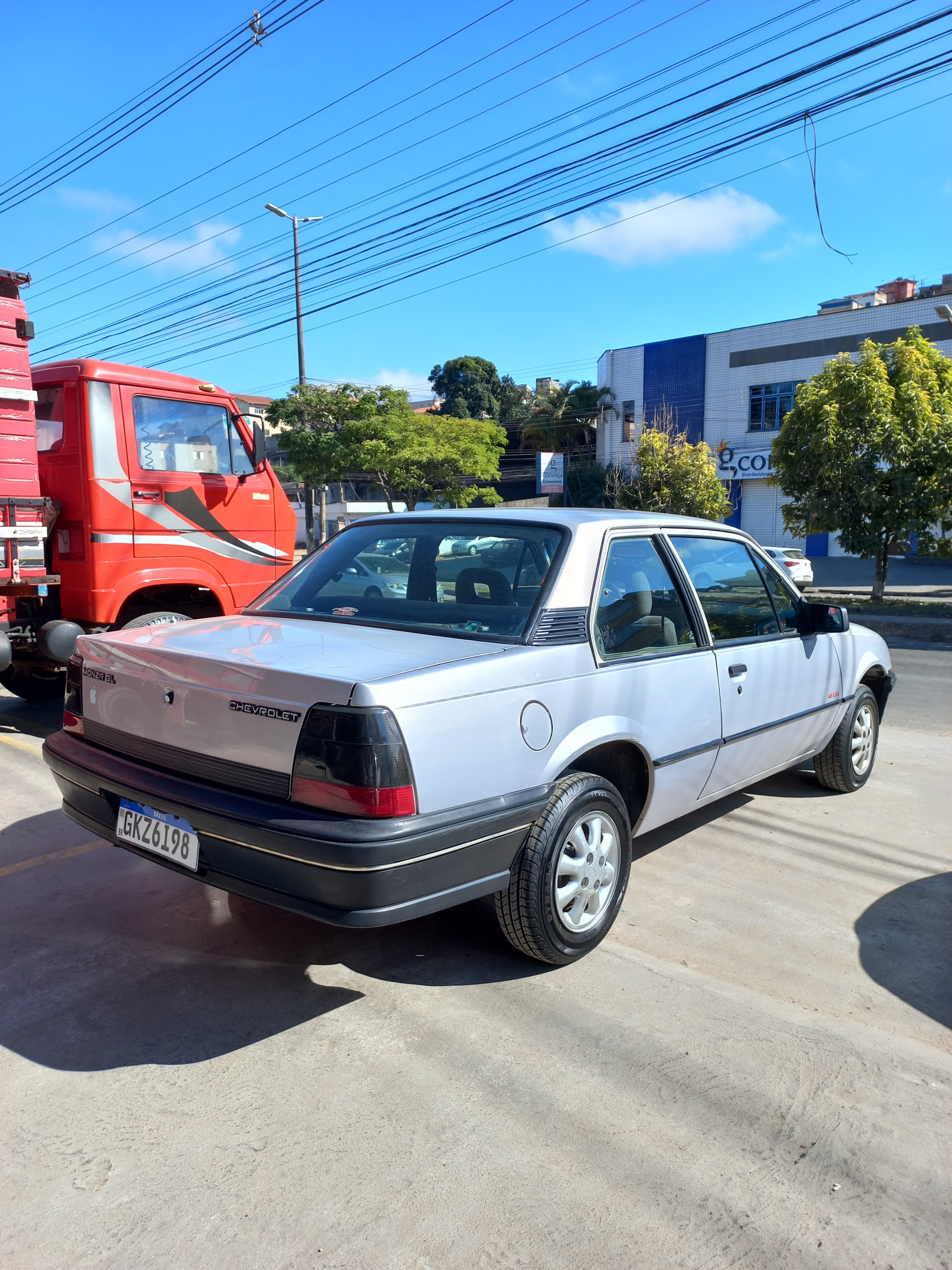 GM - Chevrolet Monza GL 1.8 EFI/ SL/ L/ 650/Barc. 2e4p