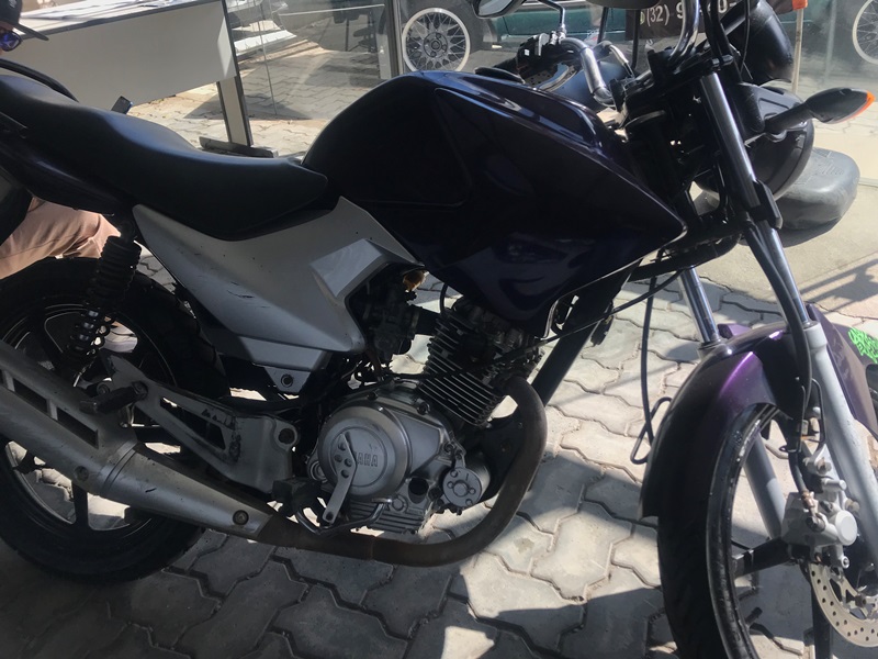 YAMAHA YBR 125 E