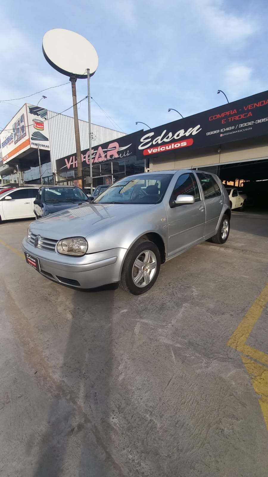 VW - VolksWagen Golf 1.6 Mi Total Flex 8V 4p