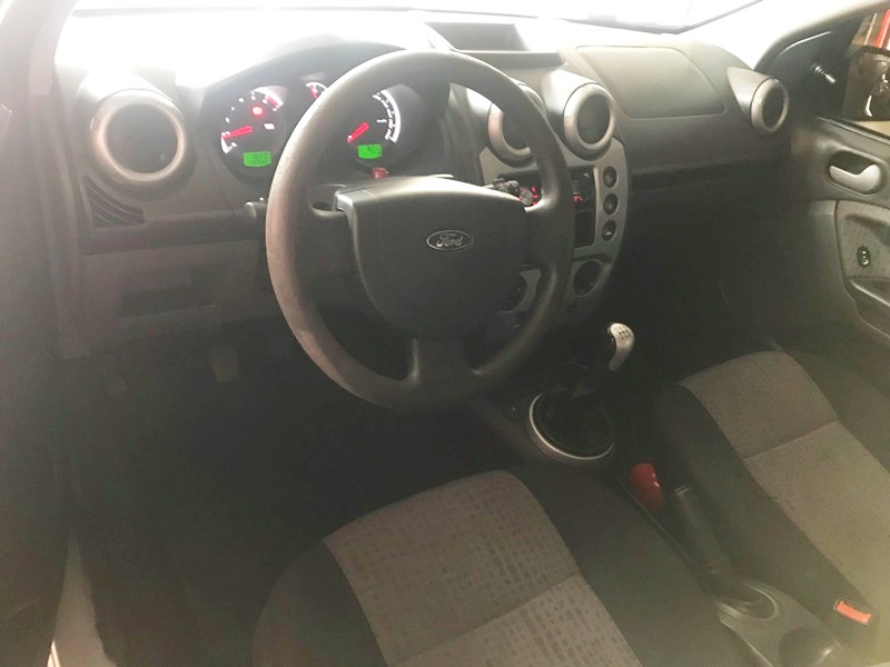 Ford Fiesta Sedan 1.0 8V Flex 4p