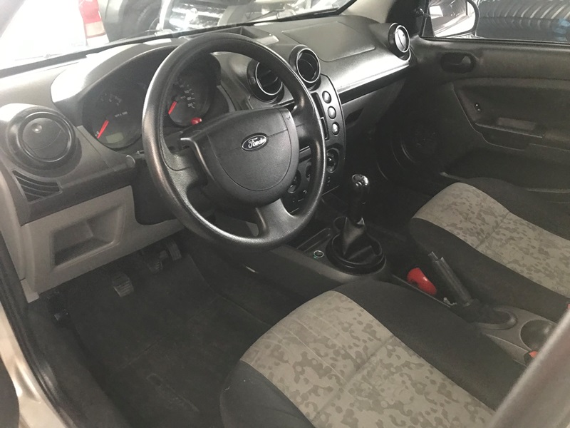 Ford Fiesta Sedan 1.0 8V Flex 4p