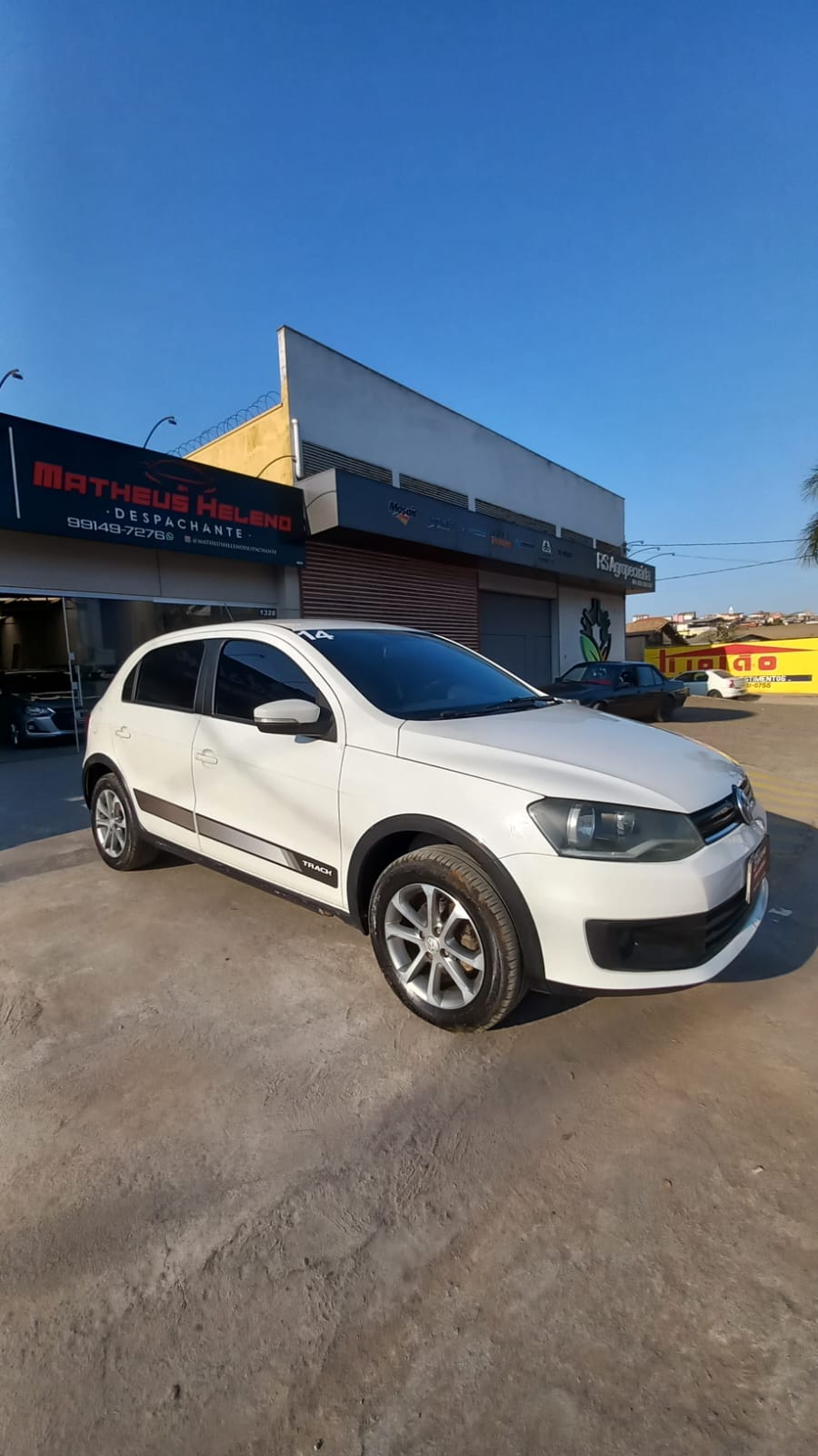 VW - VolksWagen Gol TRACK 1.0 Mi Total Flex 8V 4p	