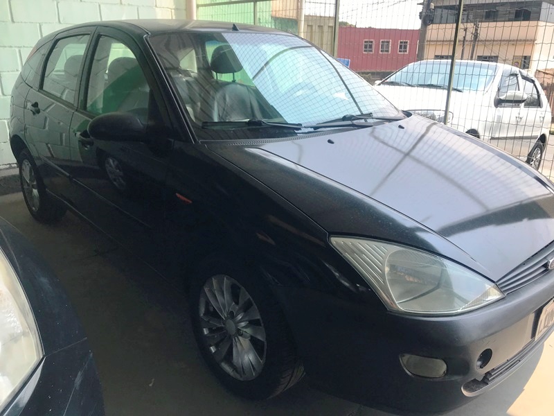 Ford Focus 1.8 16V 5p