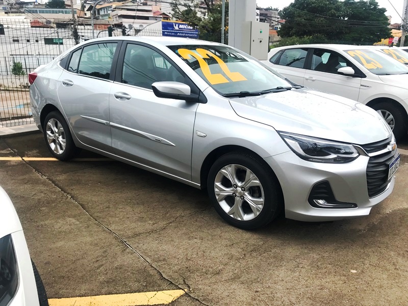 GM - Chevrolet ONIX PLUS Sedan MT LT1