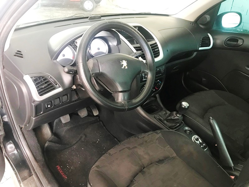 Peugeot 207 Active 1.4 Flex 8V 5p