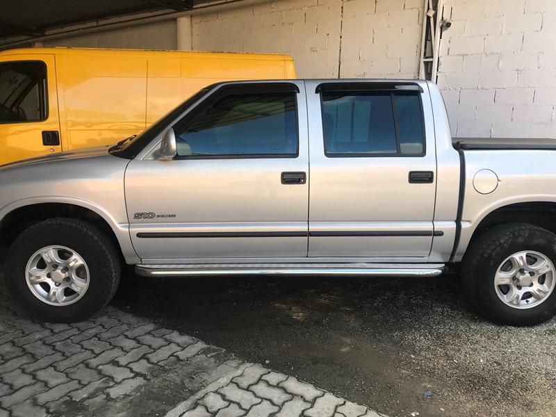 GM - Chevrolet S10 Pick-Up Luxe 4.3 V6 CD	