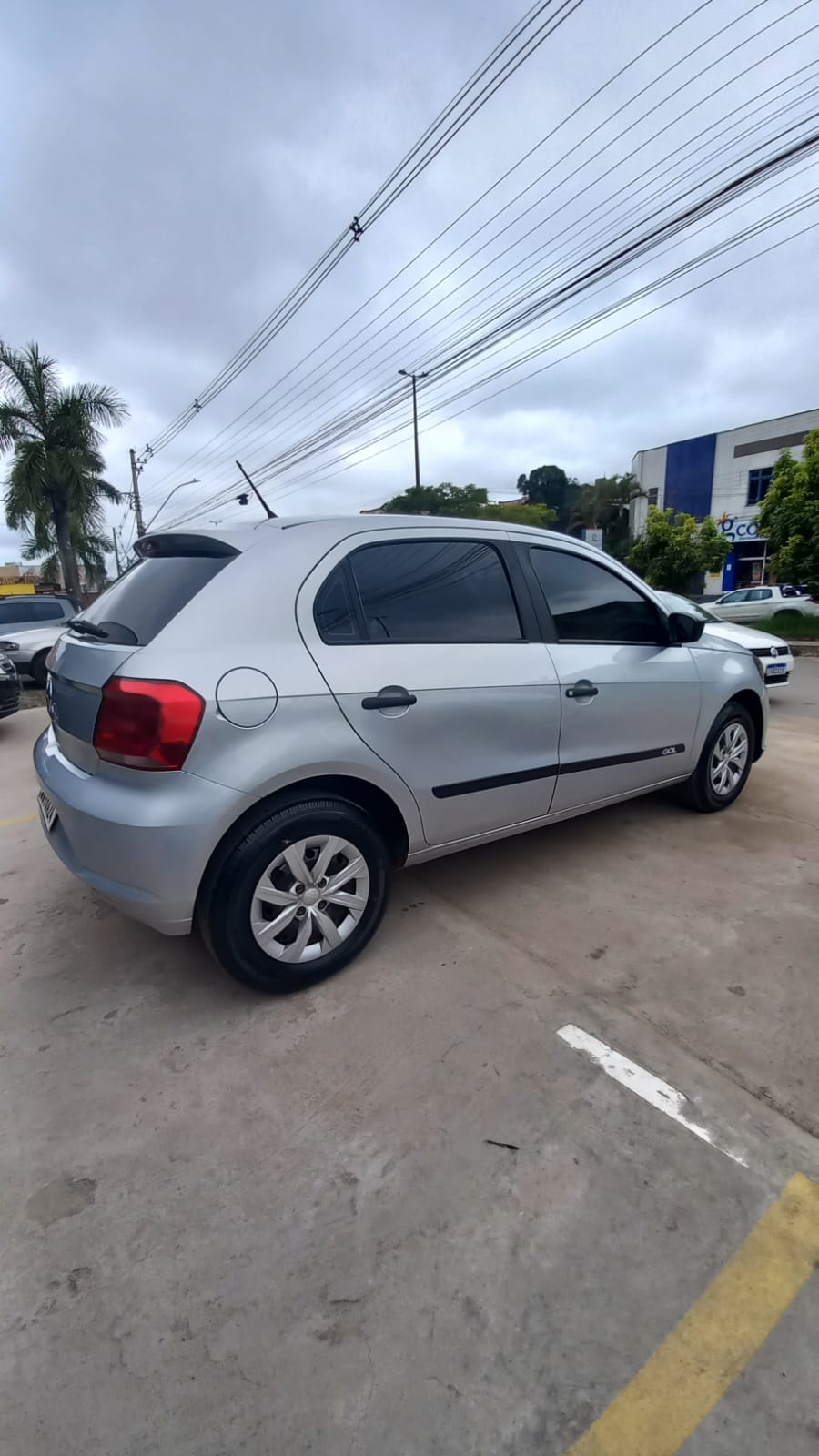 VW - VolksWagen Gol (novo) 1.0 Mi Total Flex 8V 4p