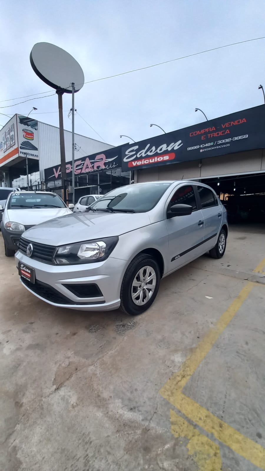 VW - VolksWagen Gol (novo) 1.0 Mi Total Flex 8V 4p