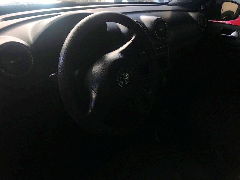 VW - VolksWagen Gol (novo) 1.0 Mi Total Flex 8V 4p