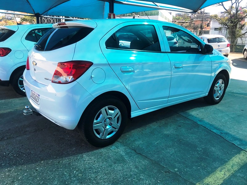 GM - Chevrolet Onix LT 1.0