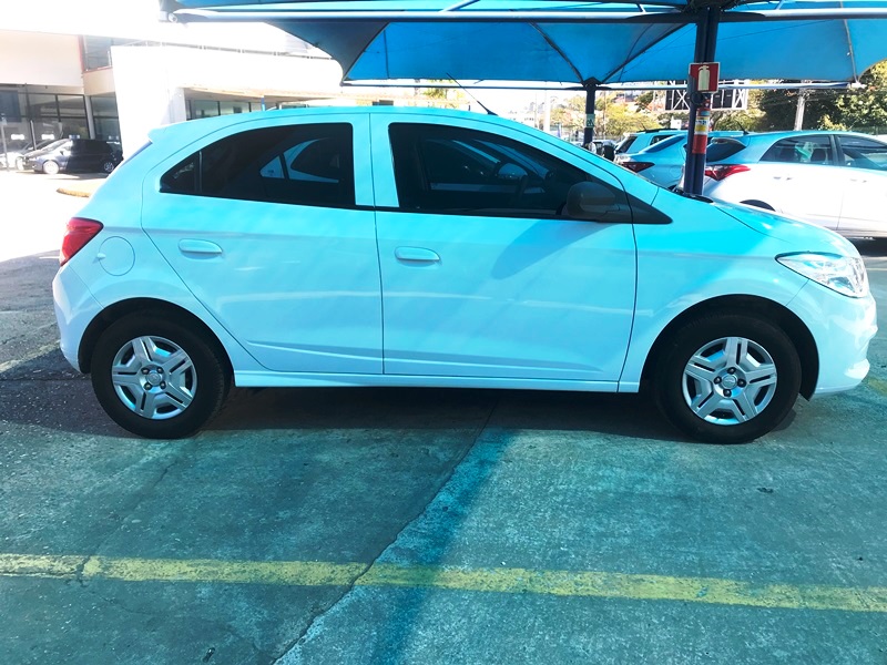 GM - Chevrolet Onix LT 1.0