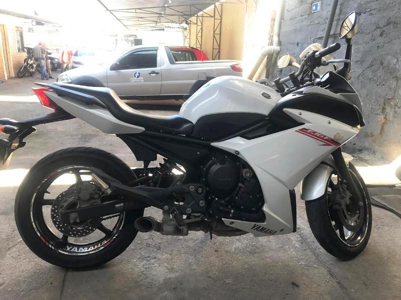 YAMAHA XJ 600