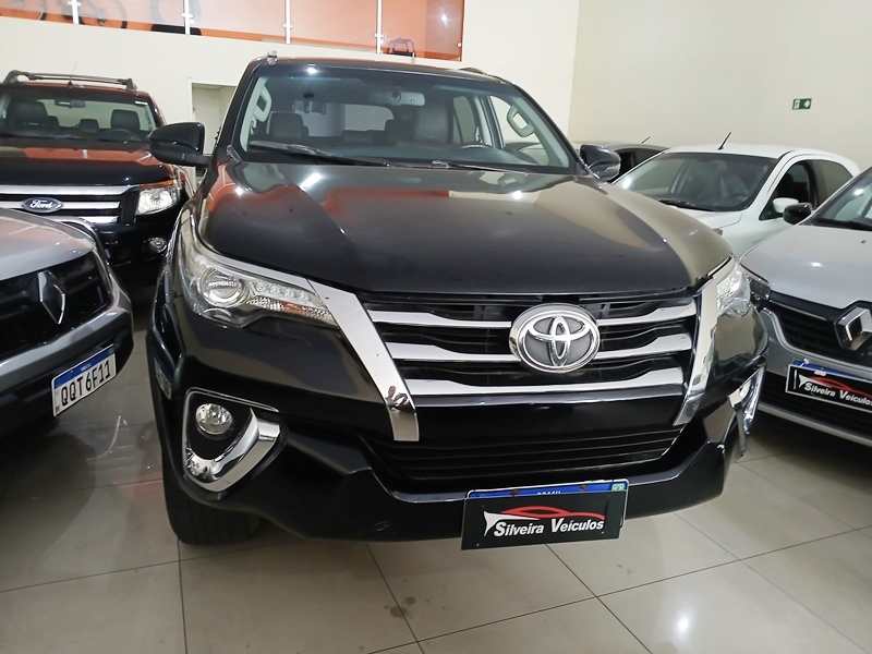 Toyota Hilux SW4 SR 4x2 2.7/ 2.7 Flex 16V Aut.