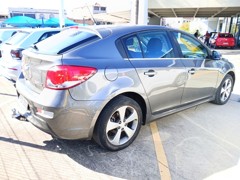 GM - Chevrolet Cruze Hatch LT