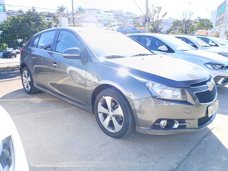 GM - Chevrolet Cruze Hatch LT