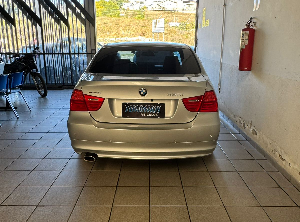 BMW 320i