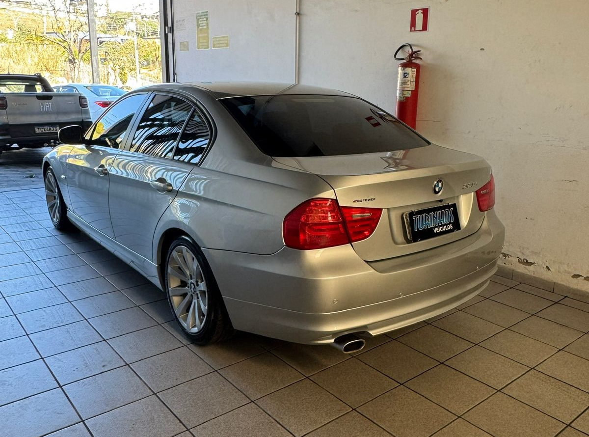 BMW 320i