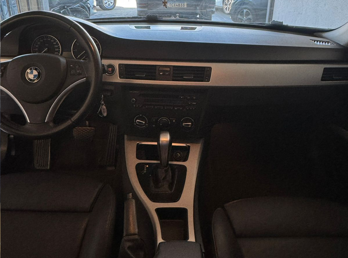 BMW 320i