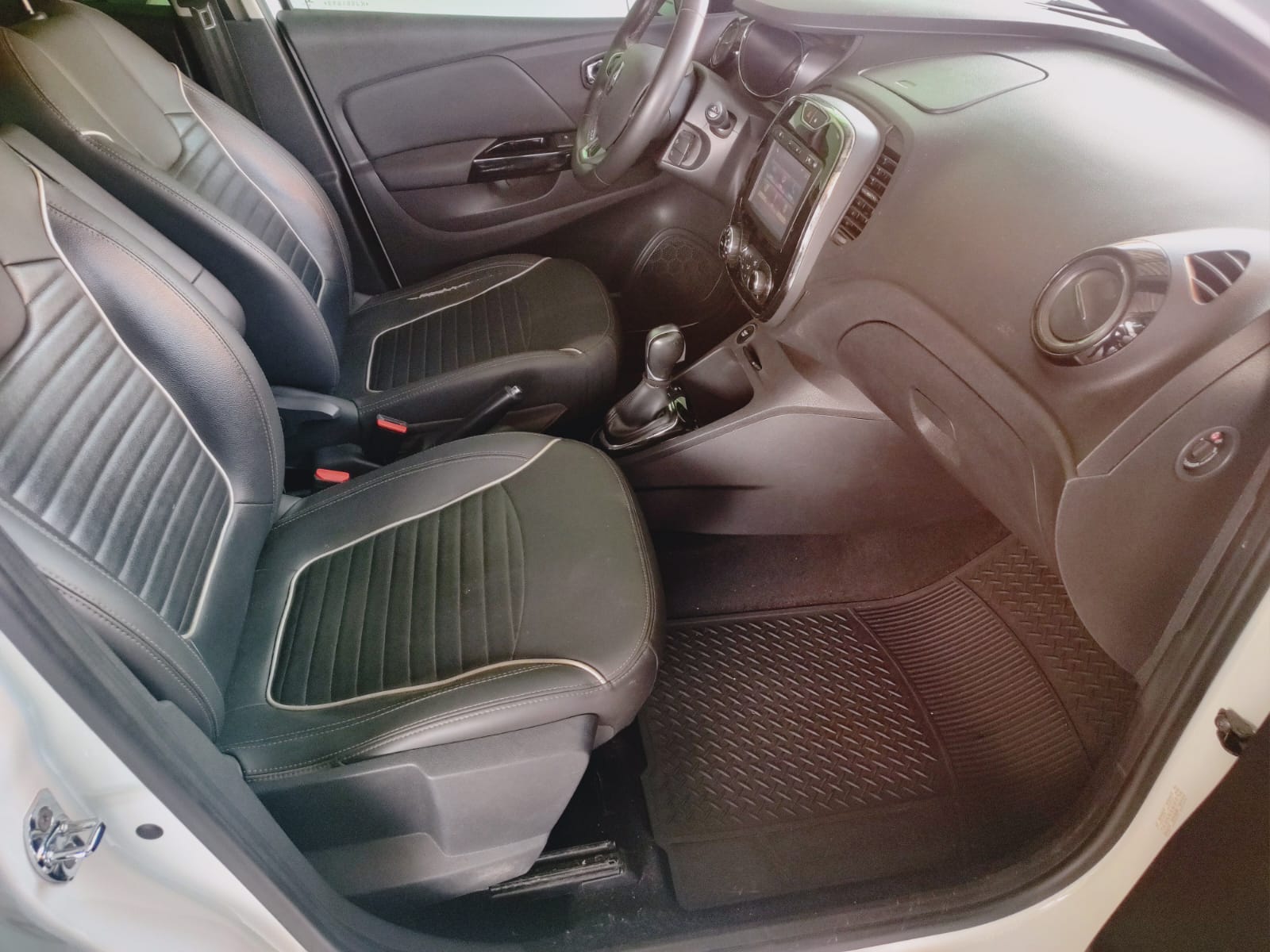 Renault CAPTUR Intense 1.6 16V Flex 5p Aut.
