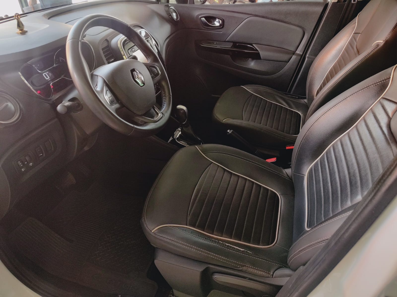 Renault CAPTUR Intense 1.6 16V Flex 5p Aut.