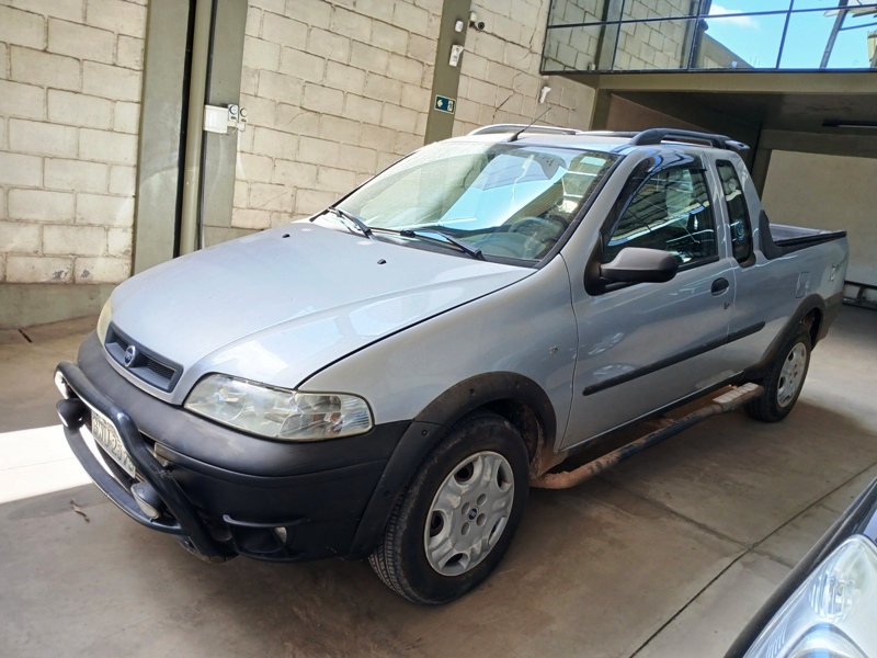 Fiat Strada Adventure 1.8 mpi 8V 103cv CE	