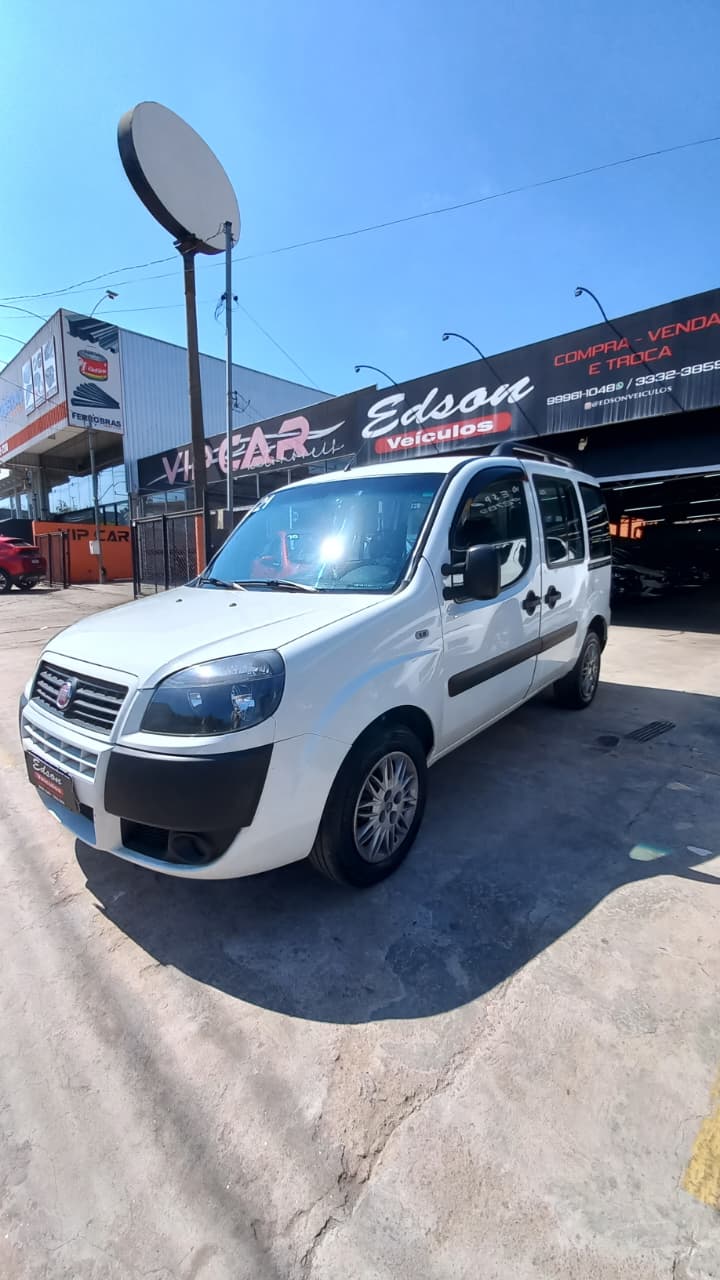 Fiat Doblo ESSENCE 1.8 Flex 16V 5p	