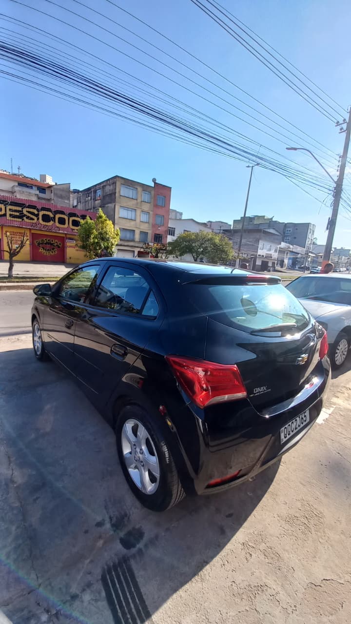 GM - Chevrolet Onix LT 1.4