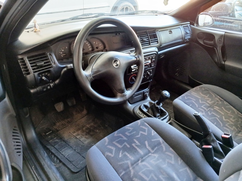 GM - Chevrolet Vectra CD 2.0 (modelo antigo)