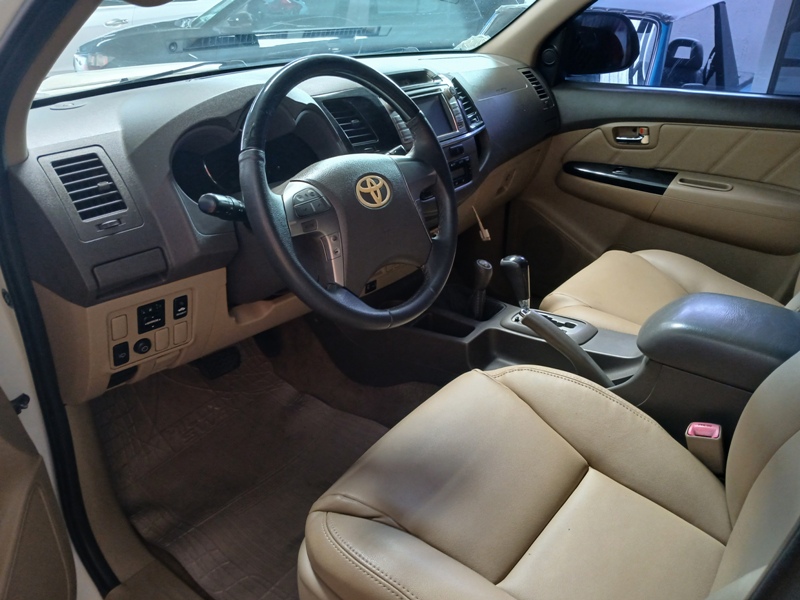 Toyota Hilux SW4 SRV D4-D 4x4 3.0 TDI Dies. Aut