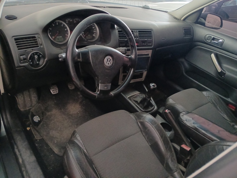 VW - VolksWagen GOLF 1.6