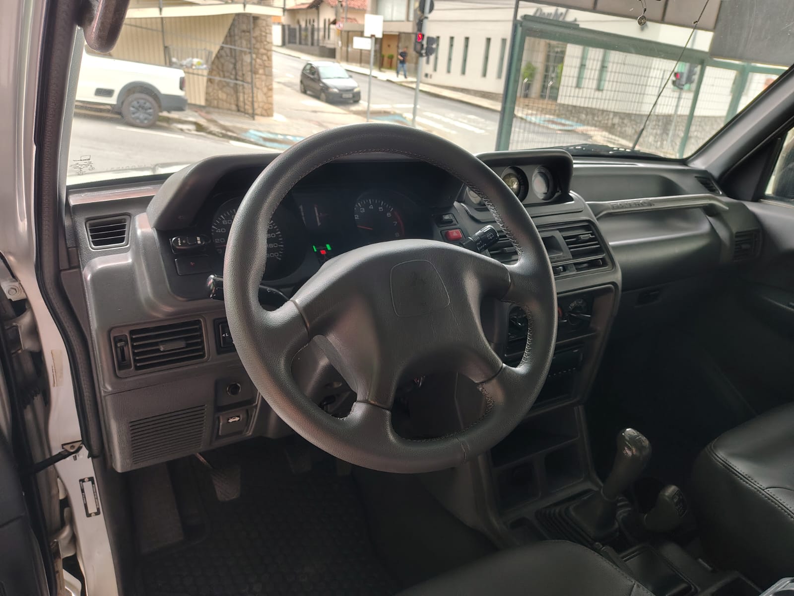 Mitsubishi Pajero GLS 3.5 V6 2p Aut