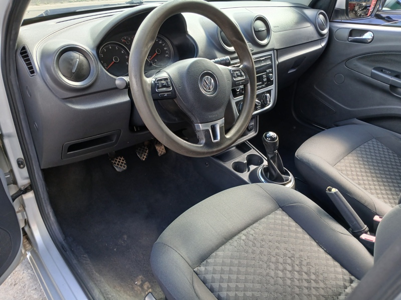 VW - VolksWagen VOYAGE 1.6 MSI Flex 8V 4p