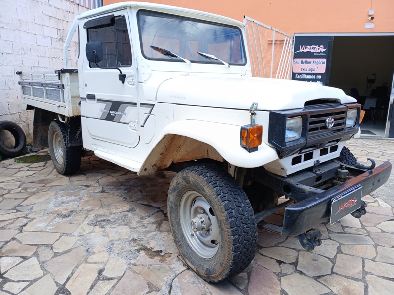 Toyota Band.Picape CD 2p Chassi Longo Diesel