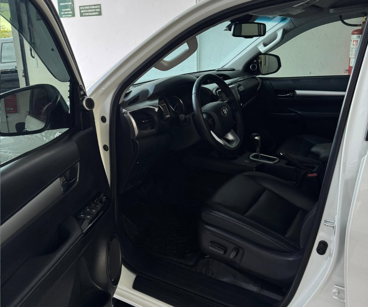 Toyota Hilux CD SRX 4x4 2.8 TDI 16V Diesel Aut.