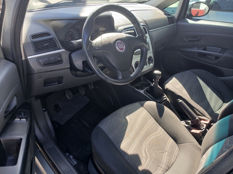 Fiat Punto ATTRACTIVE 1.4 Fire Flex 8V 5p