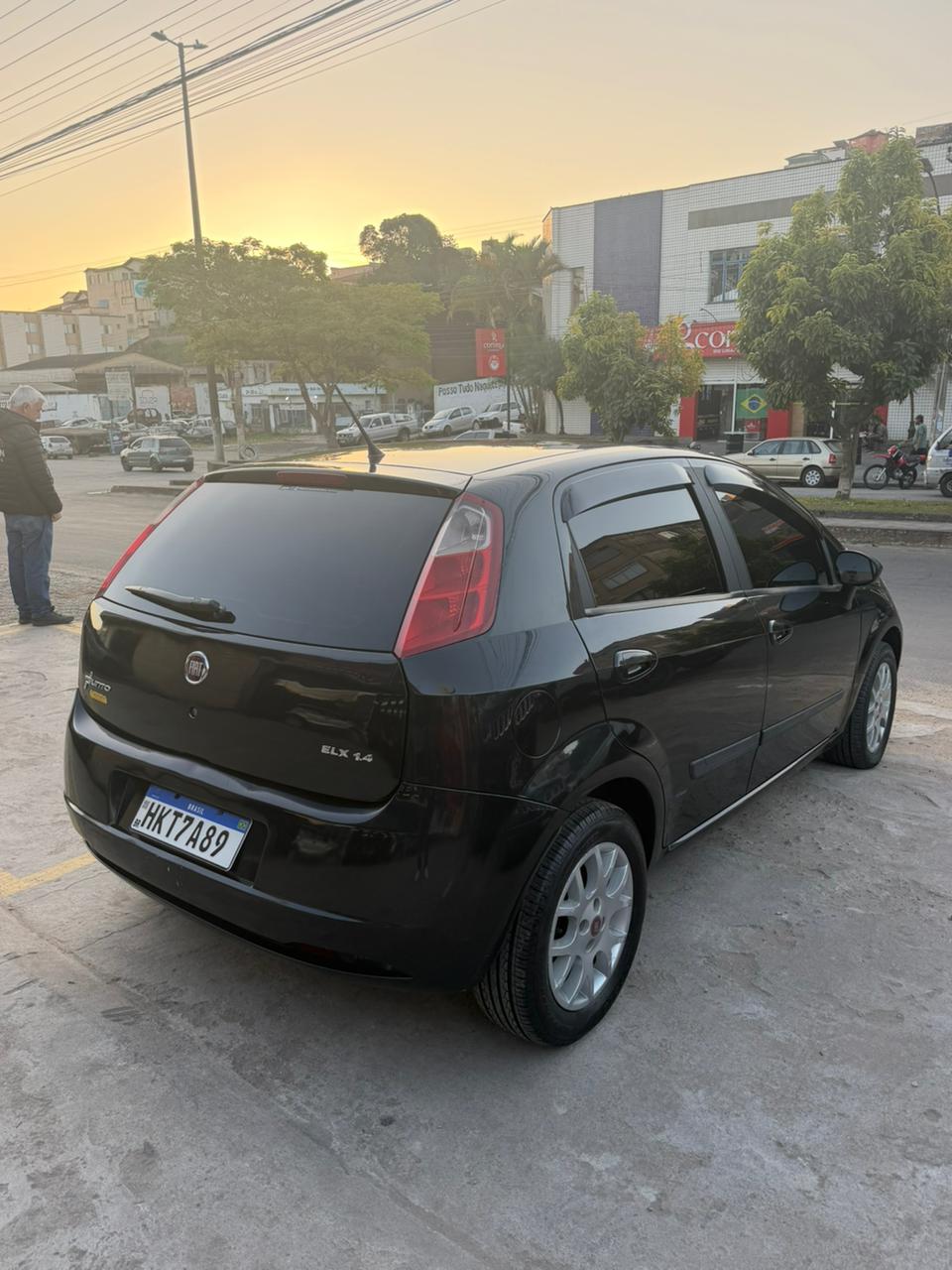 Fiat Punto  ELX 1.4 Fire Flex 8V 5p