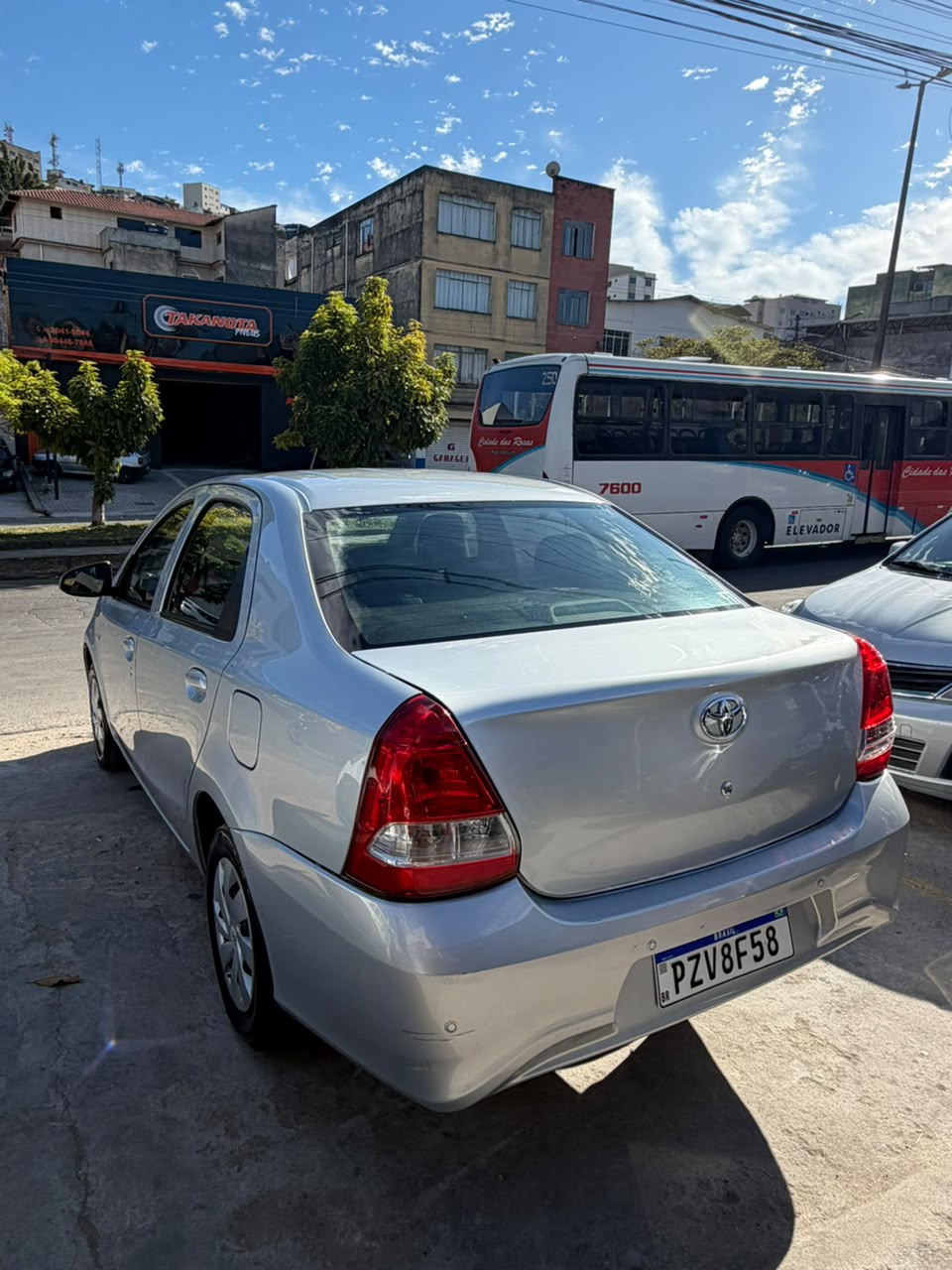 Toyota ETIOS X Plus 1.5 Flex 16V 5p Mec.