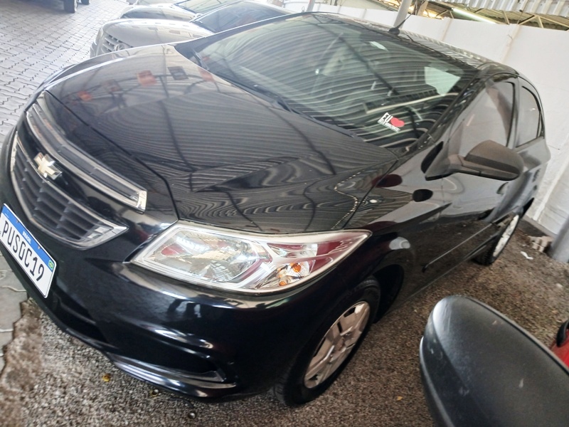 GM - Chevrolet Onix LT 1.0