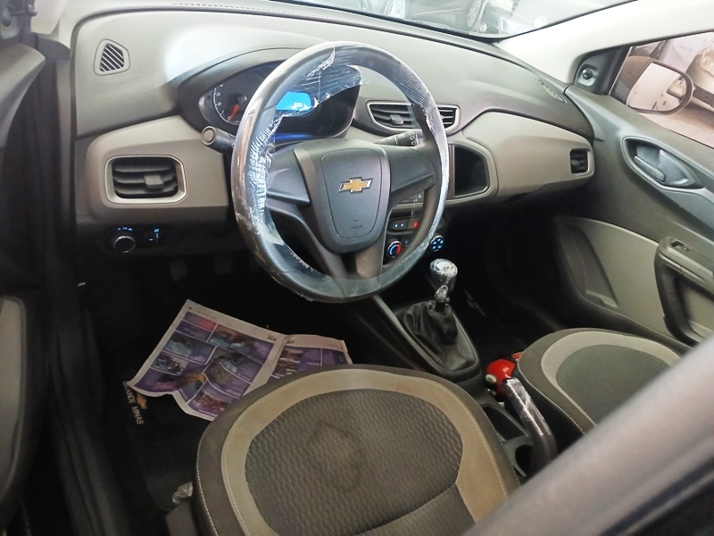 GM - Chevrolet Onix LT 1.0