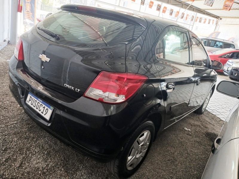 GM - Chevrolet Onix LT 1.0