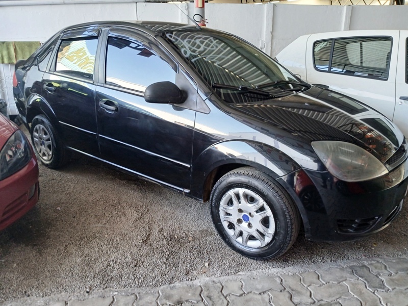 Ford Fiesta Sedan	