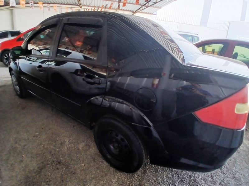 Ford Fiesta Sedan
