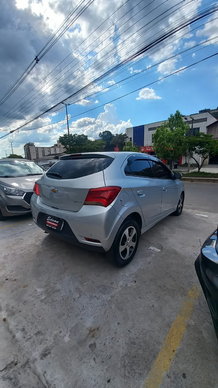 GM - Chevrolet ONIX HATCH LTZ 1.4 8V FlexPower 5p Mec.