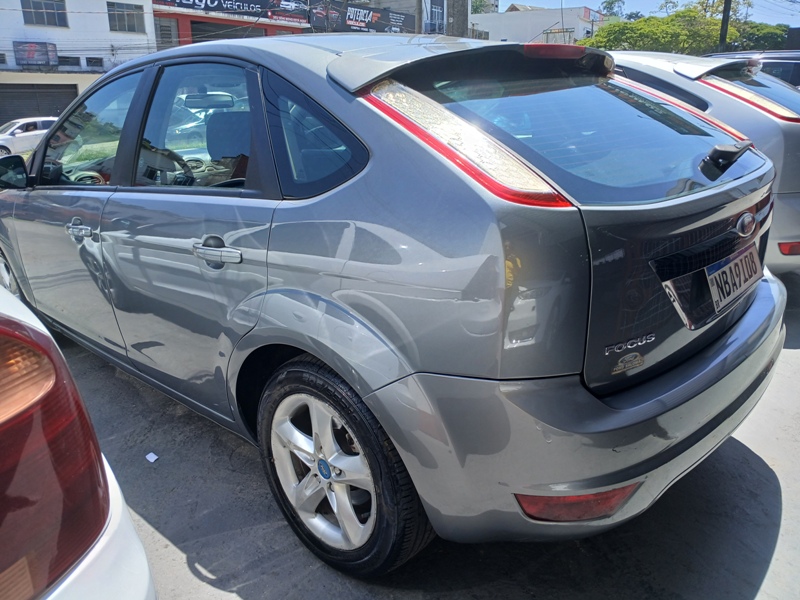 Ford Focus 1.6 S/SE/SE Plus Flex 8V/16V  5p