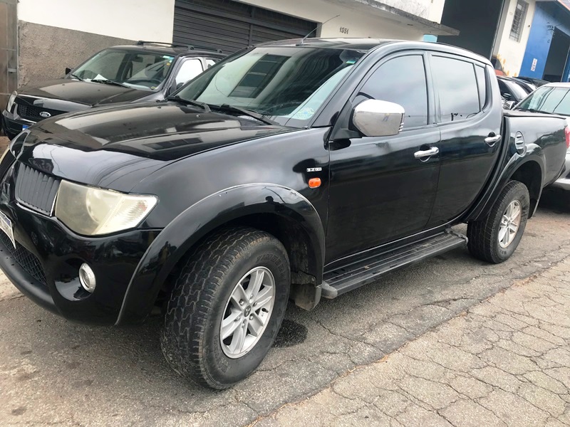 Mitsubishi L200 Triton HPE 3.2 CD TB Int.Diesel Aut	