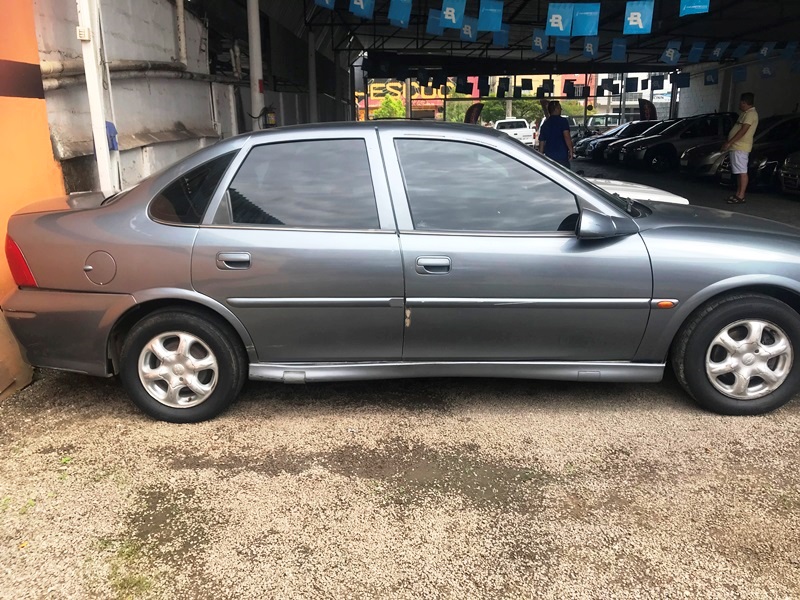 GM - Chevrolet Vectra CD 2.0 (modelo antigo)