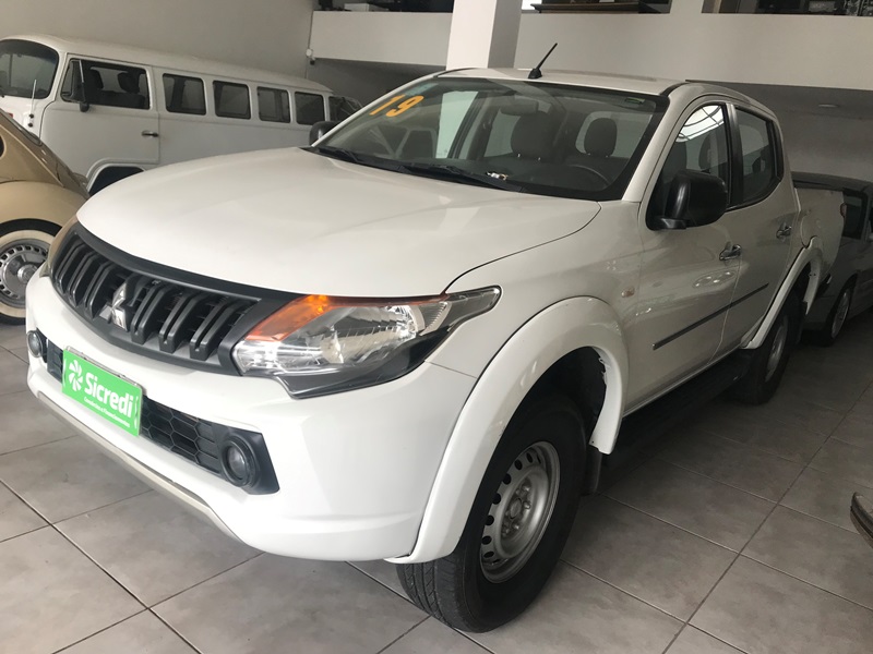 Mitsubishi L200 Triton GL 3.2 CD TB Int. Dies. Mec.